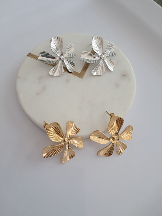 Flower earrings