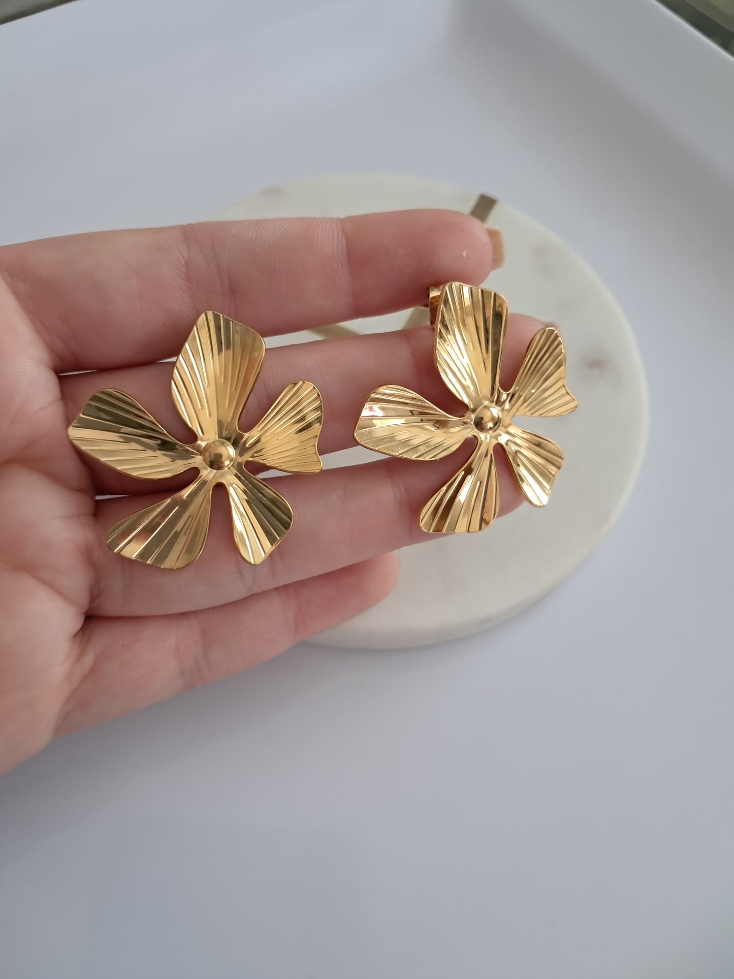 Flower earrings