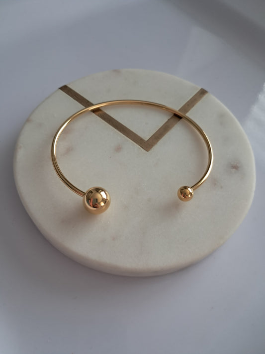 Ball bangle