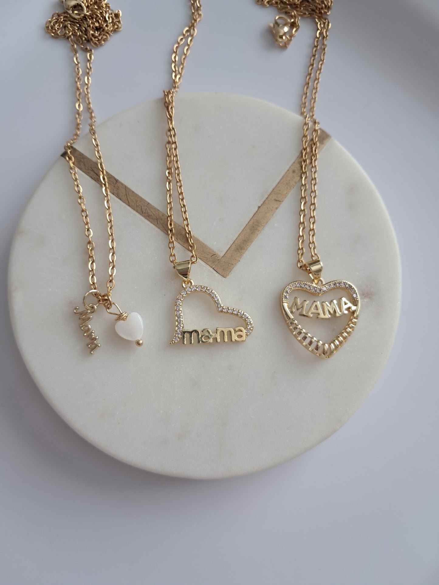 Mom y Mamá necklaces