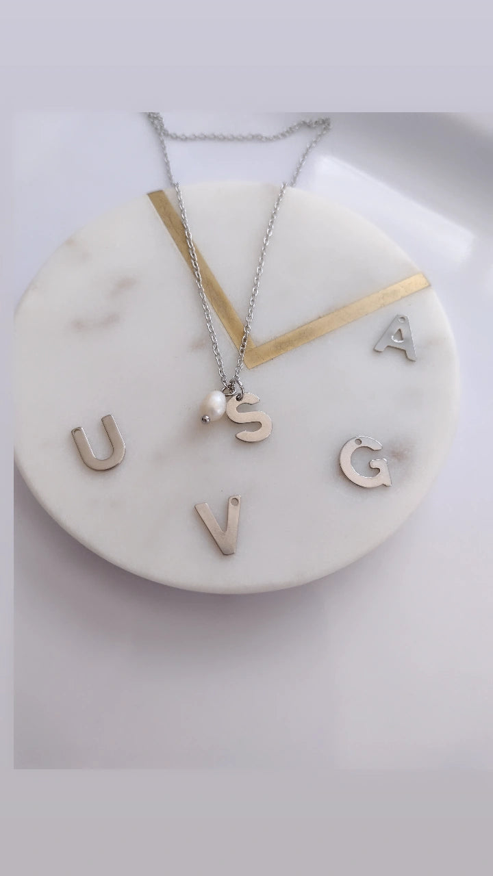 Inicial necklaces plata
