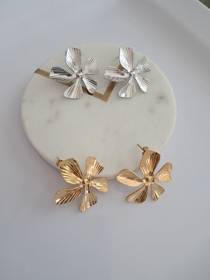 Flower earrings