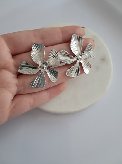 Flower earrings
