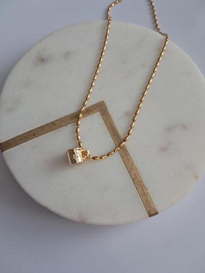 Café necklaces