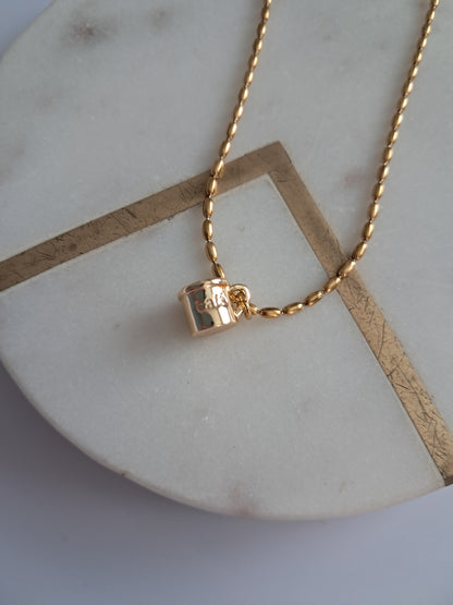 Café necklaces