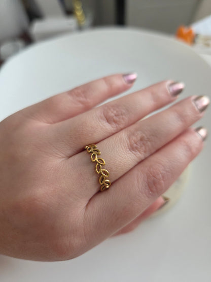 Hojita gold ring