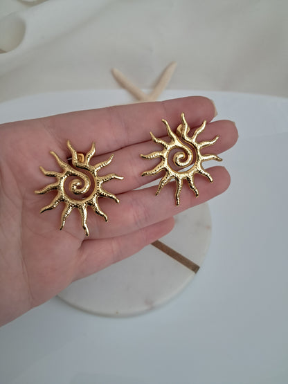 Sol earrings stud