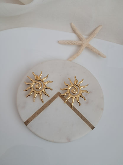 Sol earrings stud