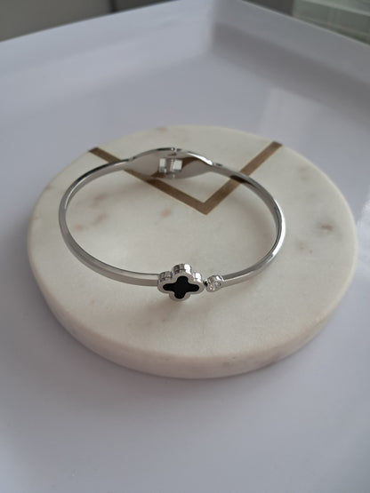 Trebol bangle