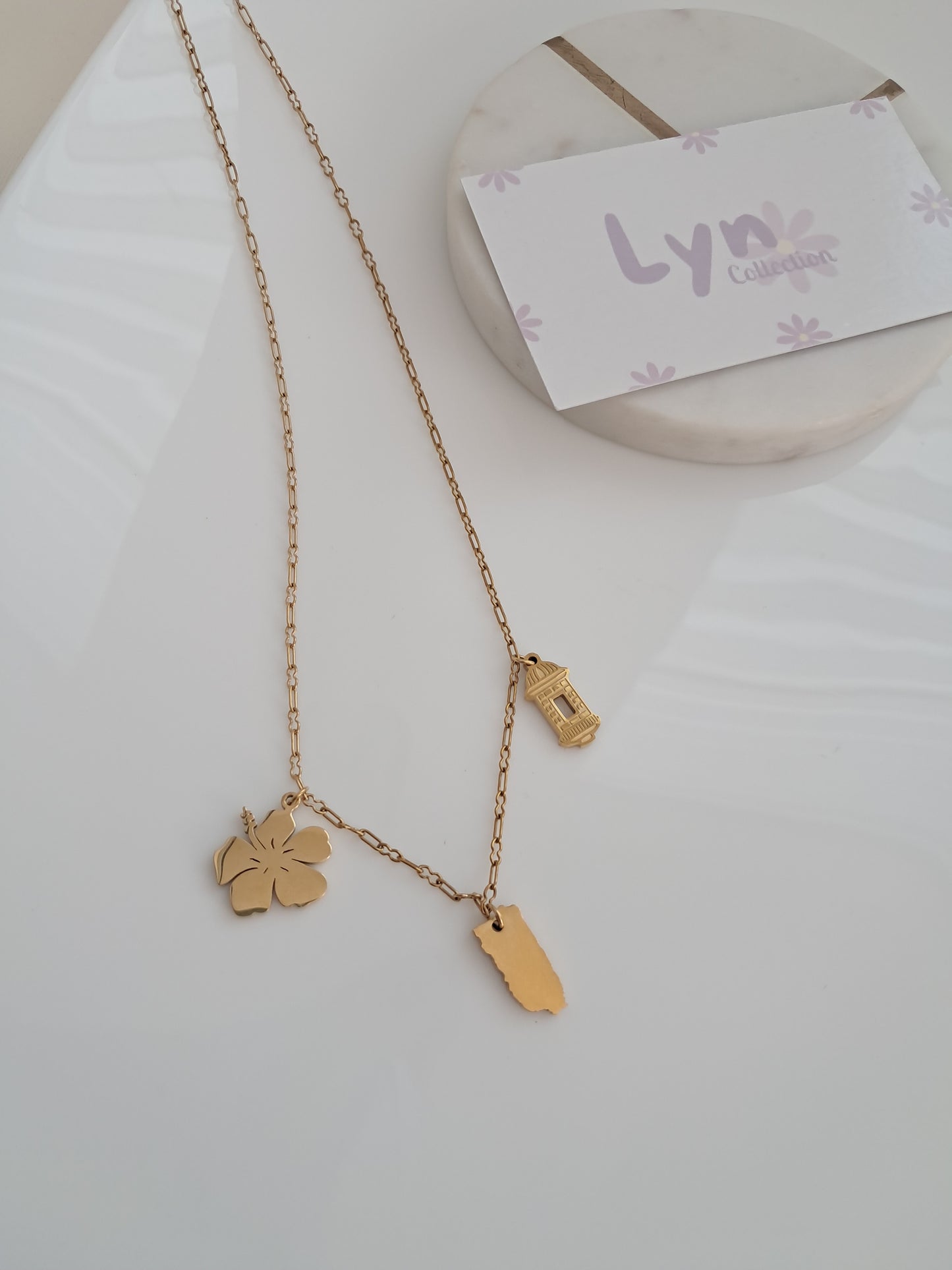 Mi cultura neckleces