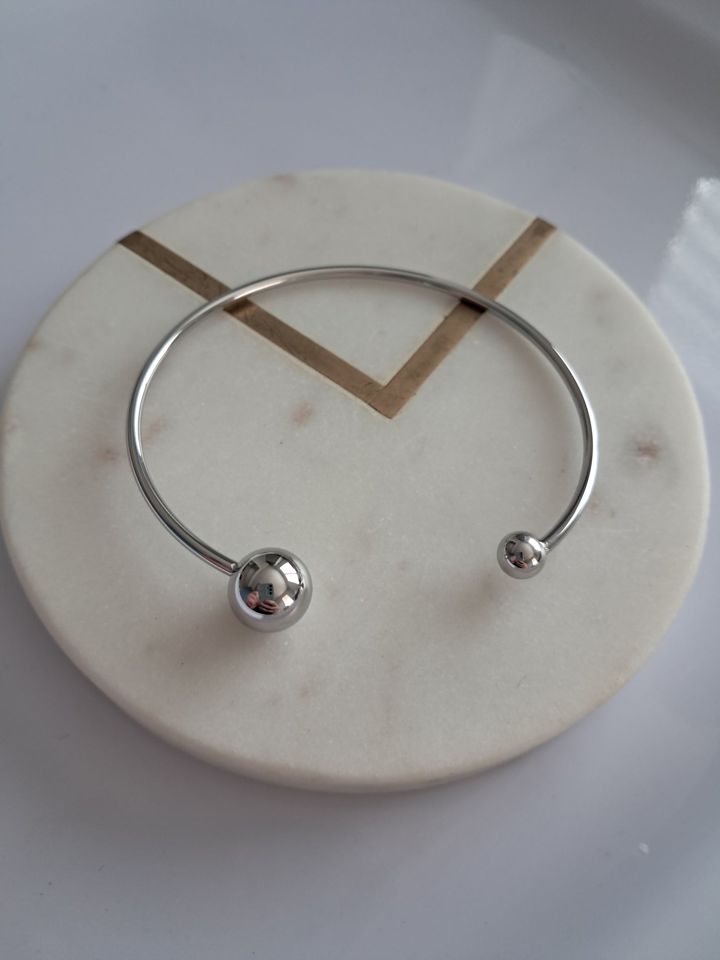 Ball bangle