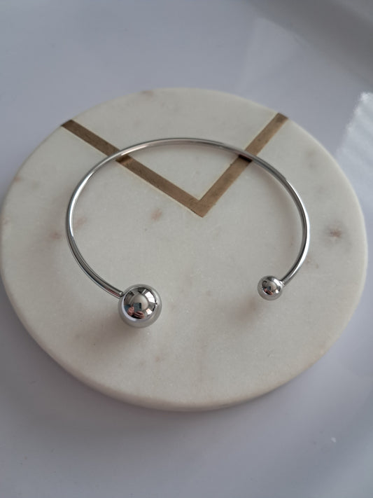 Ball bangle
