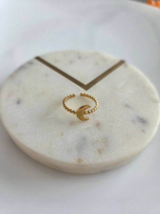 Luna gold ring
