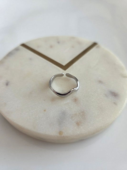 Basic silver ring