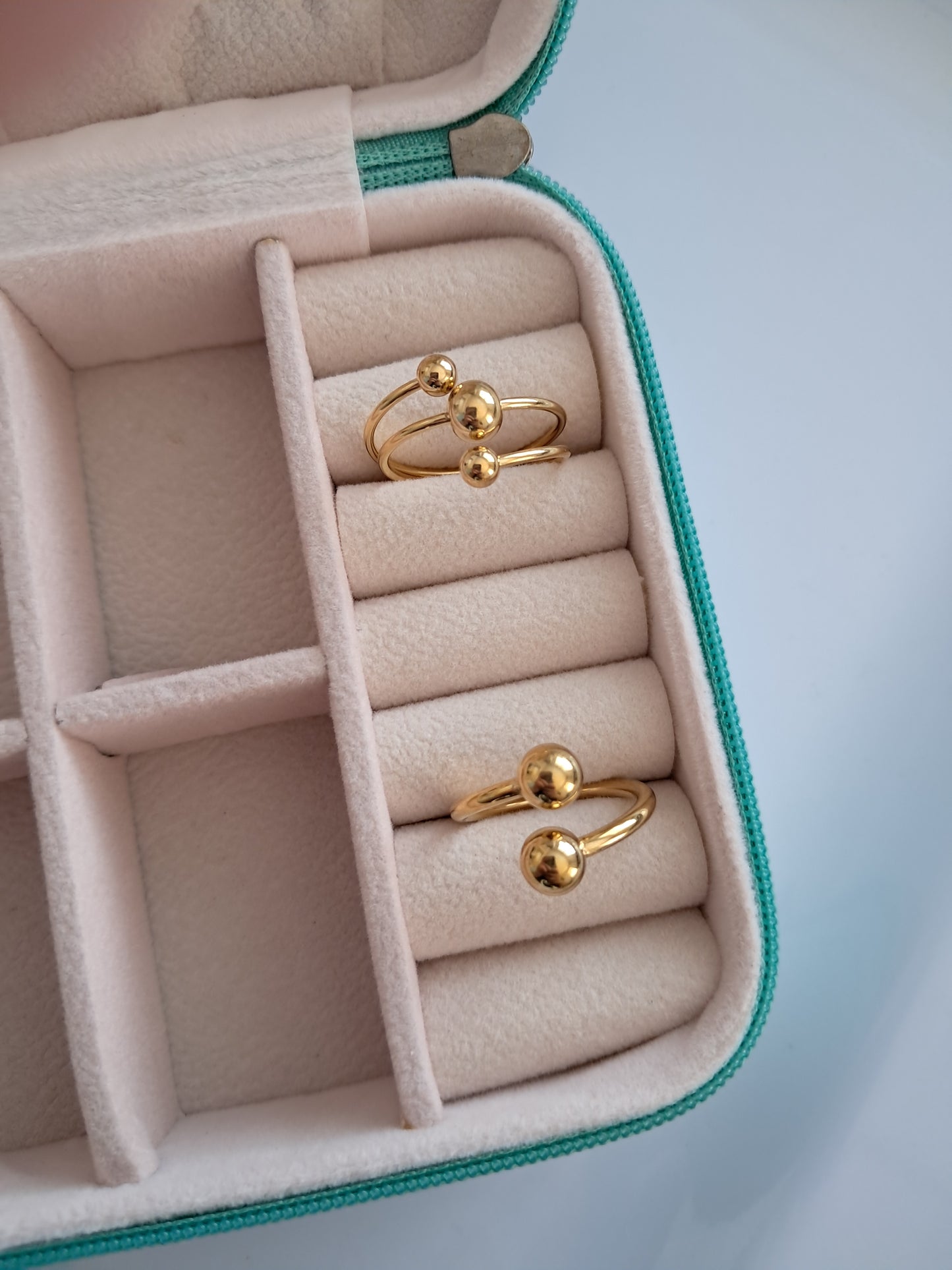 Ball rings