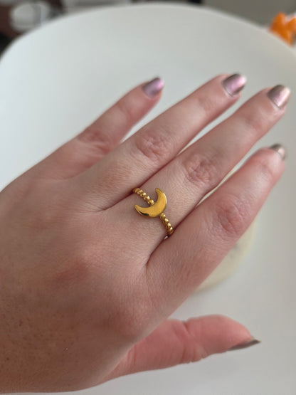 Luna gold ring
