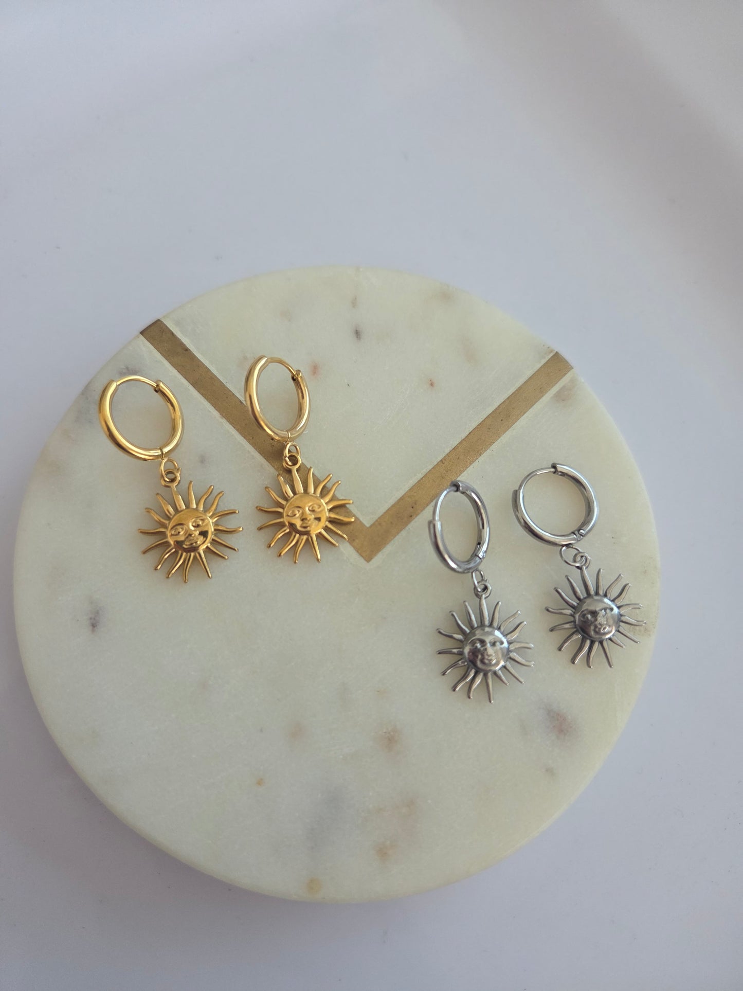 Mini sol earrings