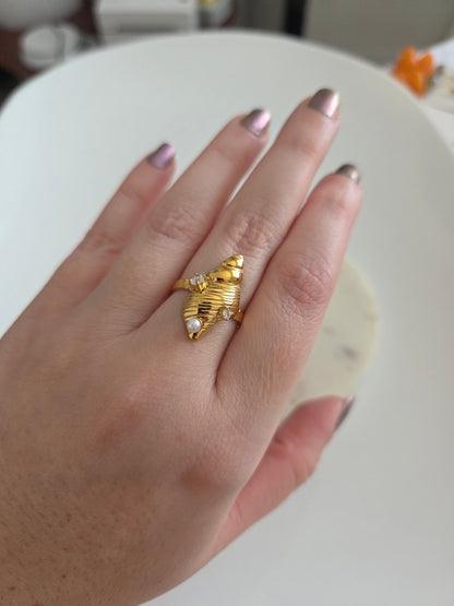 Caracol rings